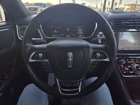 Used 2020 Lincoln Continental image 14