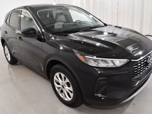 Used 2023 Ford Escape Active w/ Tech Pack #2 AWD/4WD image 5
