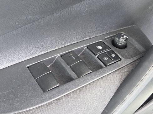 Used 2021 Toyota Corolla LE w/ Carpet Mat Package (TMS) FWD image 23