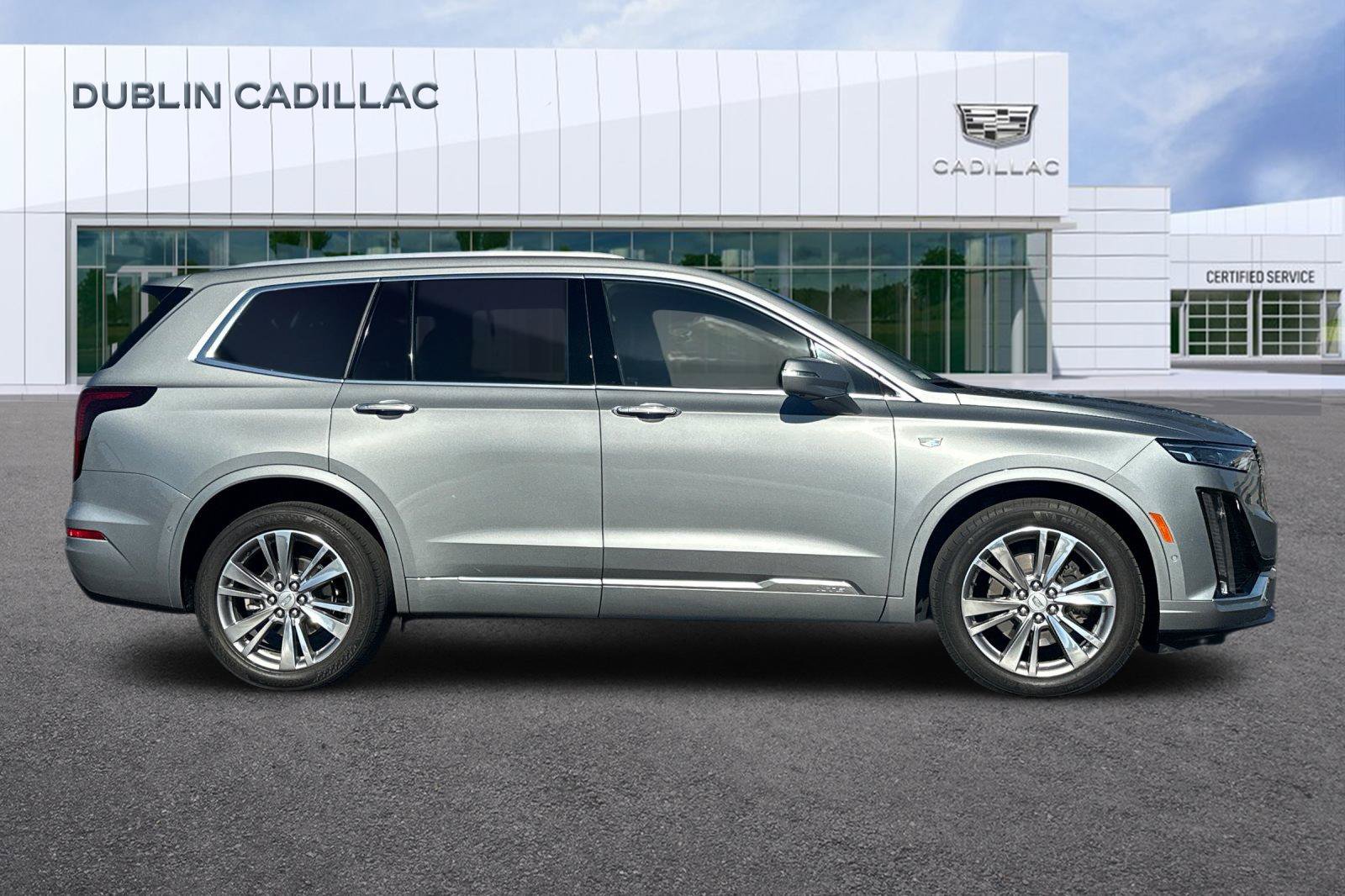 Certified 2024 Cadillac XT6 Premium Luxury w/ Technology Package FWD image 3