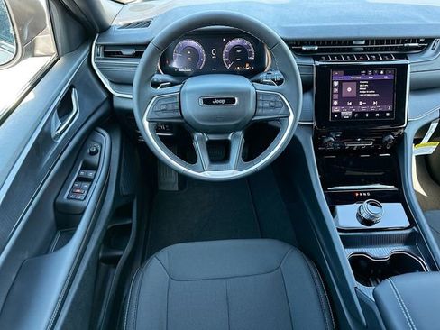 New 2026 Jeep Grand Cherokee Laredo AWD/4WD image 15