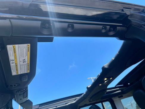 Used 2019 Jeep Wrangler Unlimited Rubicon AWD/4WD image 25