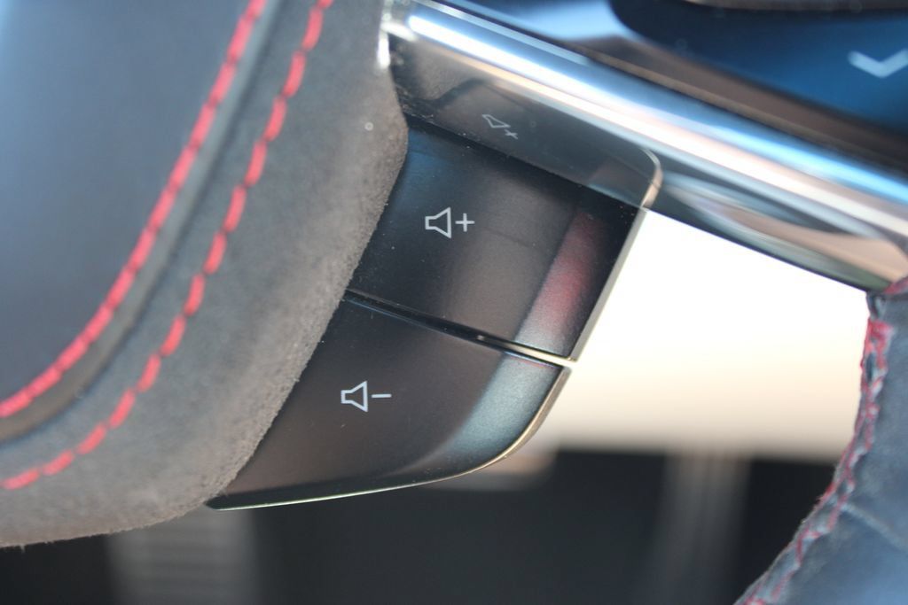 Used 2023 Chevrolet Corvette Stingray Premium Cpe w/ Z51 Performance Package RWD image 39