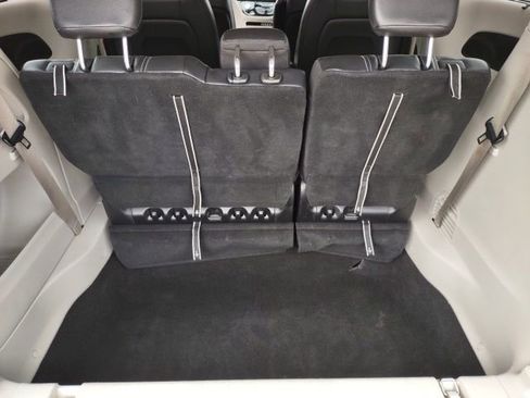 Used 2022 Chrysler Pacifica Touring-L FWD image 19