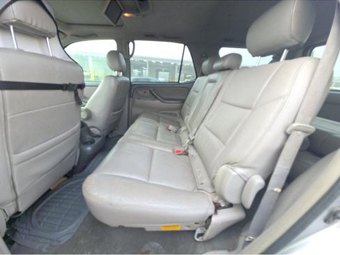 Used 2007 Toyota Sequoia SR5 image 14