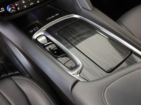 Used 2022 Buick Enclave Premium w/ Experience Buick Package image 8