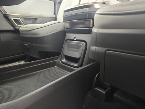 Used 2024 Rivian R1S Adventure AWD/4WD image 33