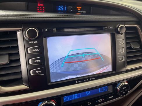 Used 2017 Toyota Highlander Plus image 27