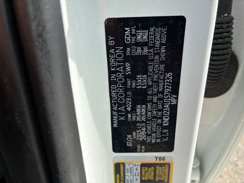 Used 2025 Kia Soul LX w/ LX Technology Package image 25