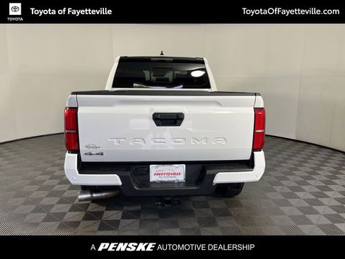 Used 2025 Toyota Tacoma SR5 AWD/4WD image 9