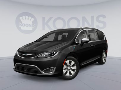 Used 2017 Chrysler Pacifica Platinum