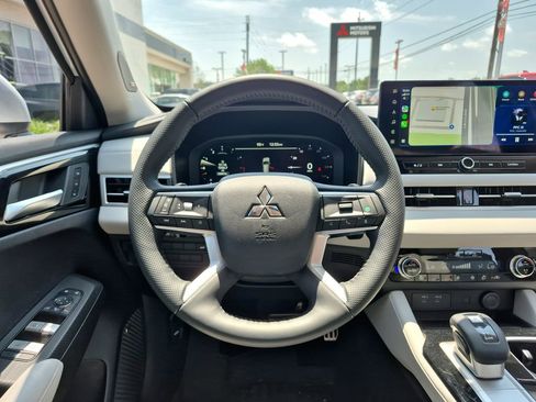 Used 2025 Mitsubishi Outlander SEL FWD image 25