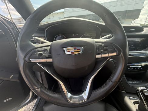 Used 2025 Cadillac XT6 Luxury w/ LPO, Floor Liner Package AWD/4WD image 21