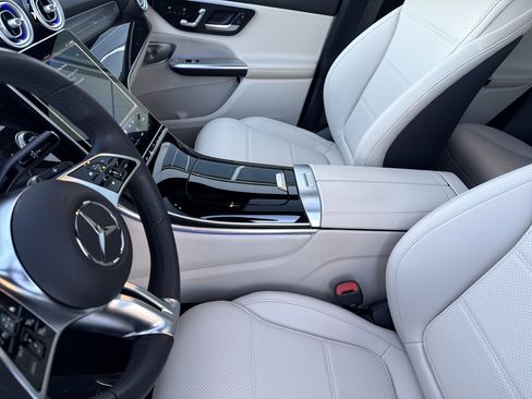 Certified 2025 Mercedes-Benz GLC 300 image 25