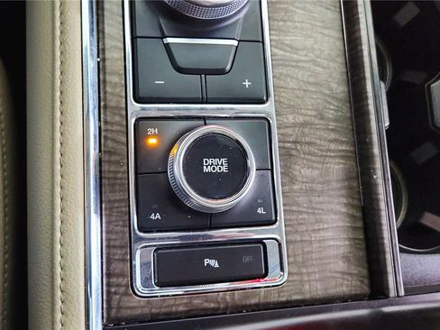 Used 2021 Ford Expedition Limited image 49