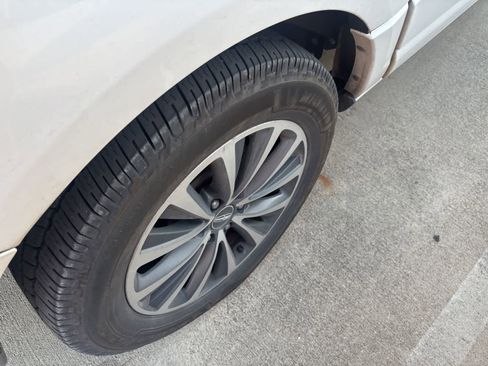 Used 2016 Lincoln Navigator L Select RWD image 11
