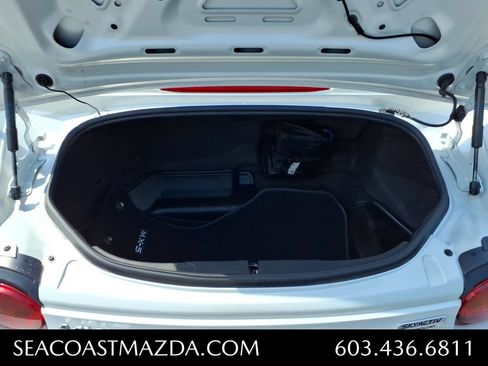 Used 2019 MAZDA MX-5 Miata Club w/ I-ACTIVSENSE Club Package RWD image 10
