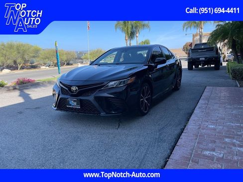 Used 2019 Toyota Camry SE image 1