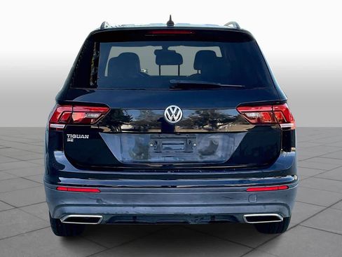 Used 2019 Volkswagen Tiguan SE w/ Panoramic Sunroof Package image 4