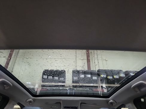 Used 2024 Land Rover Discovery Sport S image 29