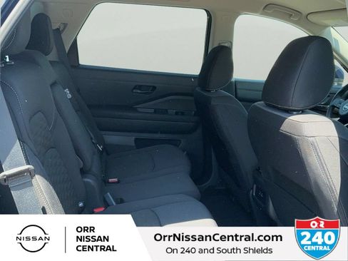 Used 2025 Nissan Pathfinder SV FWD image 12