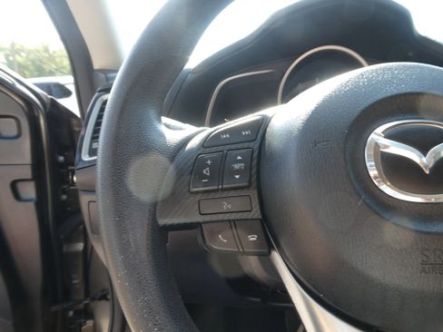 Used 2016 MAZDA MAZDA3 i Sport w/ Preferred Equipment Package FWD image 17