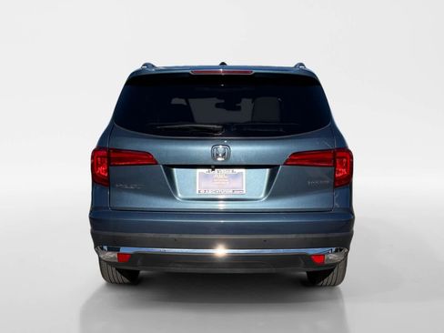 Used 2017 Honda Pilot Touring image 4