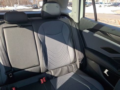 Certified 2025 Volkswagen Tiguan SE w/ Panoramic Sunroof Package image 20