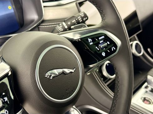 Certified 2025 Jaguar F-PACE R-Dynamic S image 19