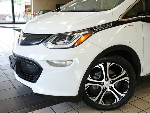 Used 2018 Chevrolet Bolt Premier w/ Driver Confidence II Package FWD image 18