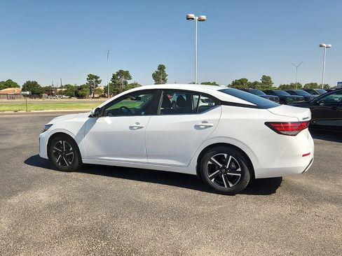 Used 2024 Nissan Sentra SV FWD image 3