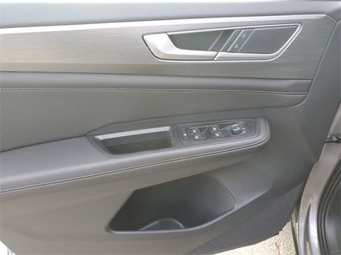 Certified 2025 Volkswagen Atlas Cross Sport SE image 20