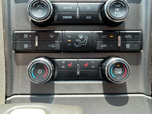 Used 2011 Ford Taurus SEL FWD image 23