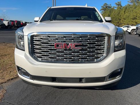 Used 2019 GMC Yukon Denali w/ Denali Ultimate Package image 2
