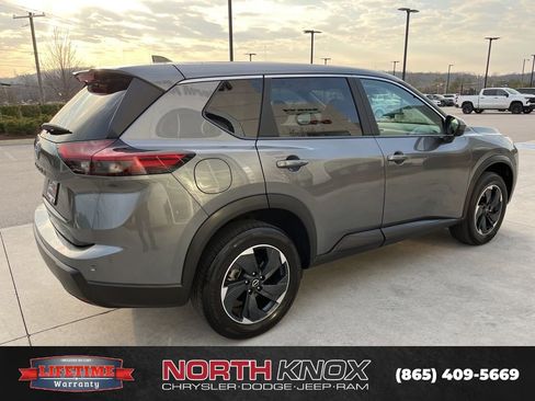 Used 2025 Nissan Rogue SV image 18