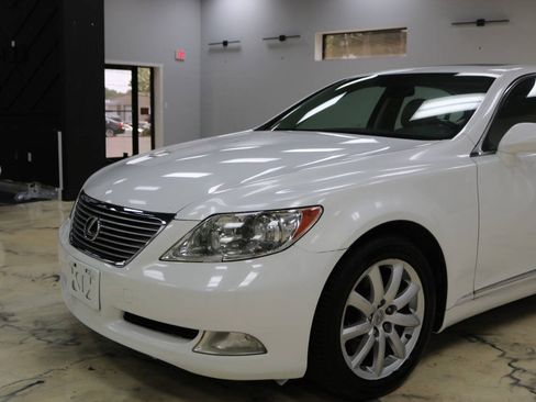 Used 2008 Lexus LS 460 L w/ Preferred Accessory Pkg RWD image 9