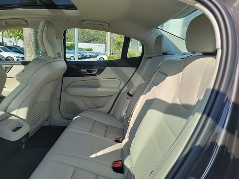 Used 2023 Volvo S60 B5 Core image 7