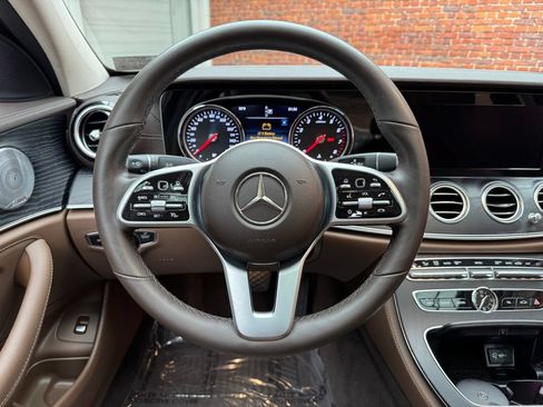 Certified 2019 Mercedes-Benz E 300 4MATIC image 14
