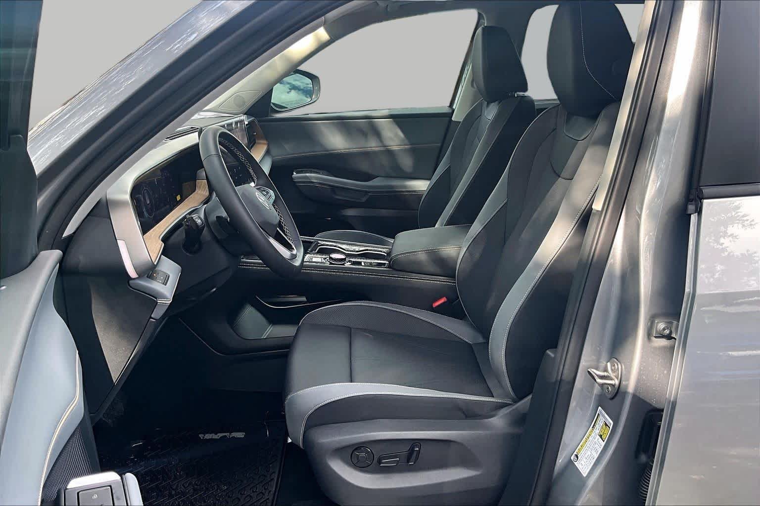 New 2027 Volkswagen Atlas SE FWD image 9