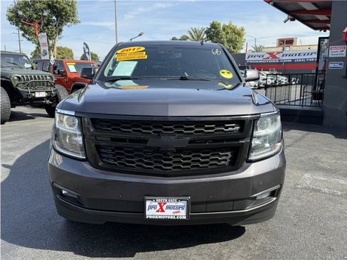 Used 2017 Chevrolet Suburban LT image 2