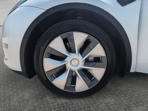 Used 2020 Tesla Model Y Long Range AWD/4WD image 24