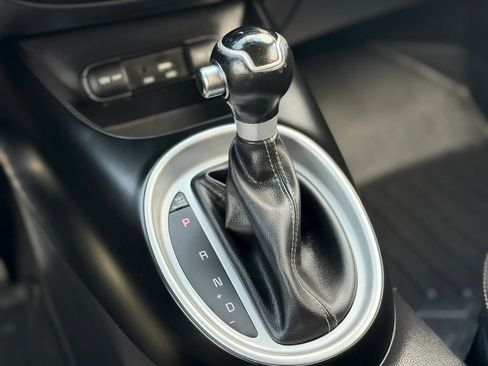 Used 2018 Kia Soul + FWD image 28