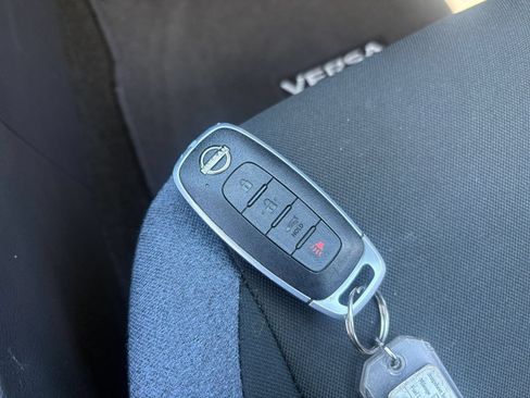 Used 2025 Nissan Versa SV FWD image 21