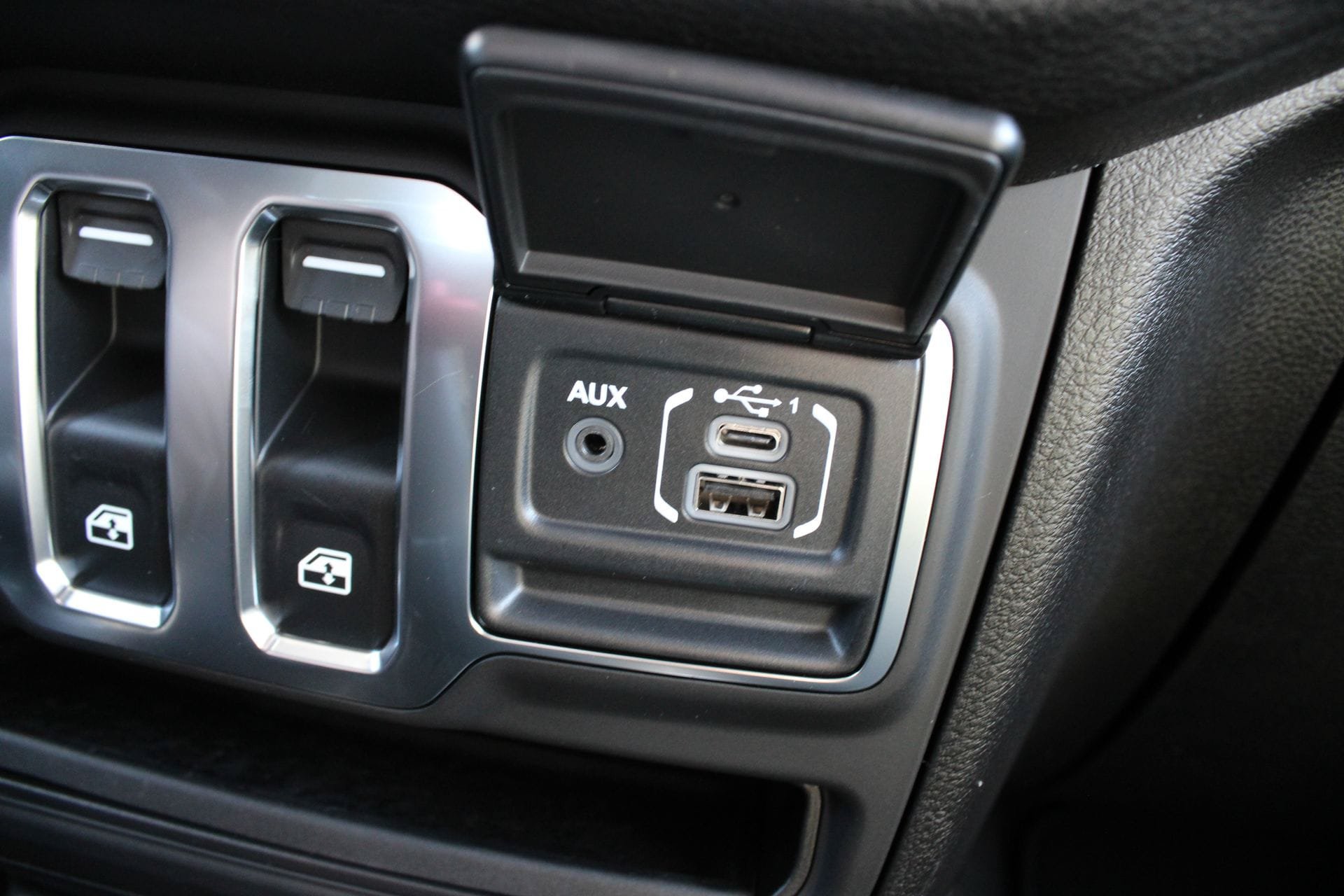 New 2026 Jeep Wrangler Sport AWD/4WD image 30