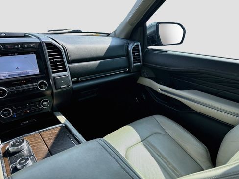 Used 2019 Ford Expedition Platinum AWD/4WD image 24