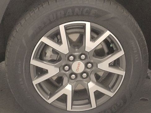Used 2022 GMC Acadia SLE FWD image 31