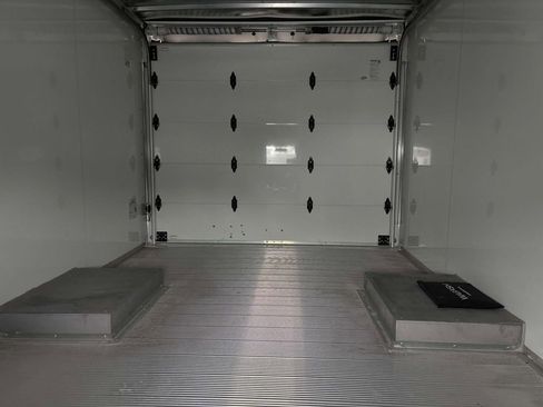 Used 2024 GMC Savana 3500 Work Van w/ Power Convenience Package image 18