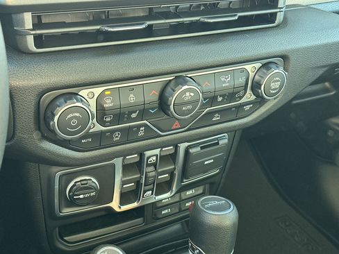 New 2026 Jeep Gladiator Sport image 23