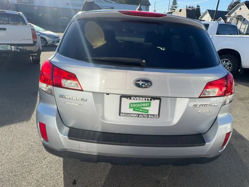 Used 2013 Subaru Outback 2.5i Limited w/ Moonroof Pkg AWD/4WD image 6