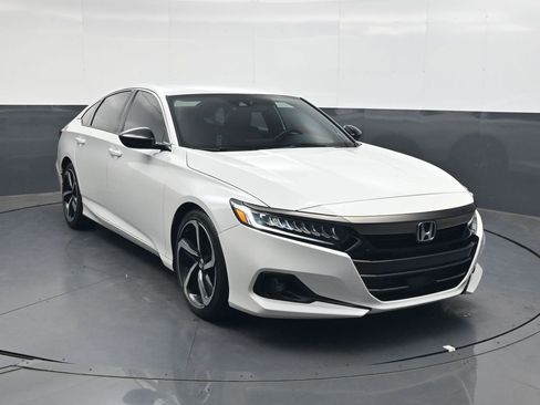Used 2021 Honda Accord Sport image 2